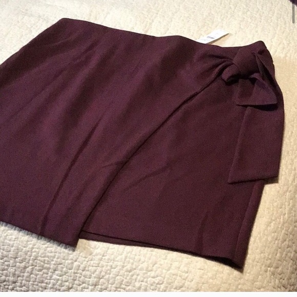 LOFT Dresses & Skirts - LOFT Faux Wrap Tue burgundy skirt 14 NWT